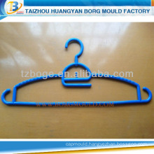 2014 design plastic clothes hanger mould supplier